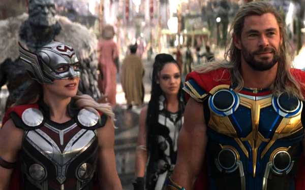 Chris Hemsworth publica foto dos bastidores de Thor: Amor e Trovão com sua  filha, India Rose